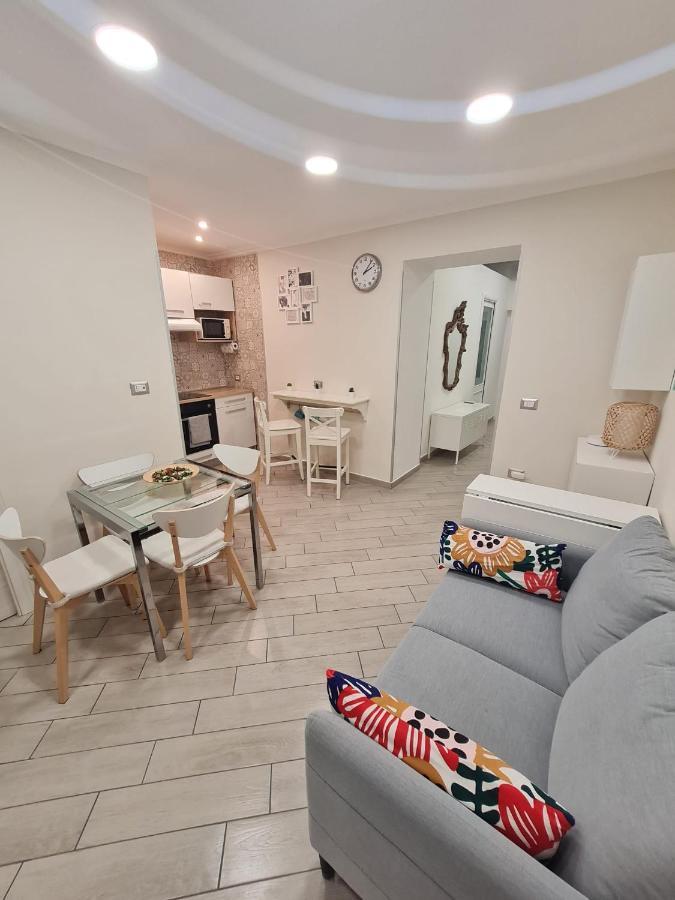 Palizzi'S Home Behind Plebiscite Square Napoli Ngoại thất bức ảnh